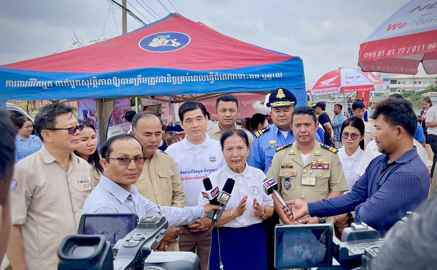 យុទ្ធនាការអប់រំផ្សព្វផ្សាយអំពីសុវត្ថិភាពចរាចរណ៍ផ្លូវគោកមុនឱកាសពិធីបុណ្យចូលឆ្នាំប្រពៃណីជាតិខ្មែរ 
